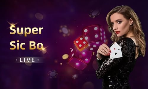 Baccarat table တွင် card deal ပြုလုပ်နေသော live dealer